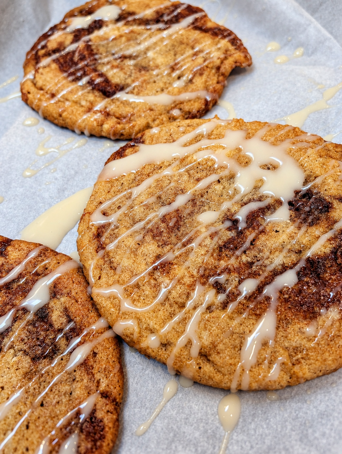 Cinnamon roll cookies